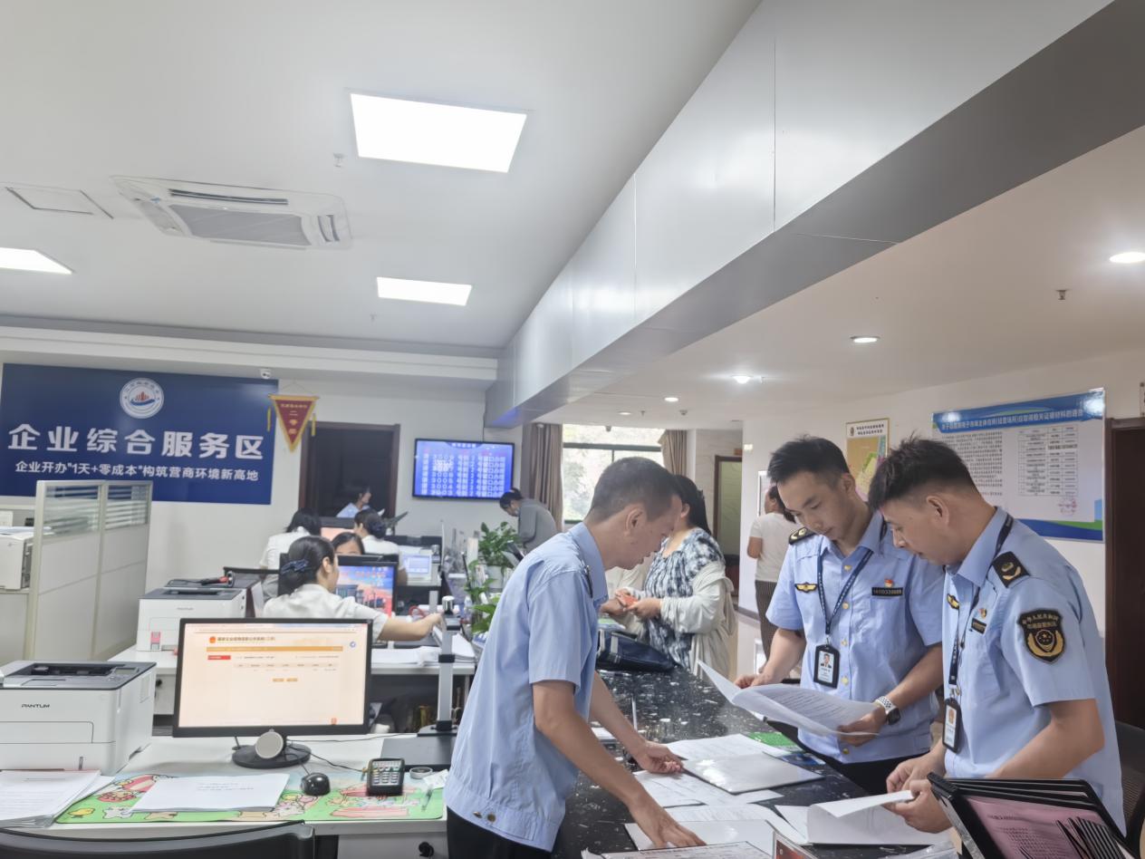 南城县市场监督管理局创新服务模式 “沉浸式”体验办事流程，优化服务“零距离”助力企业发展